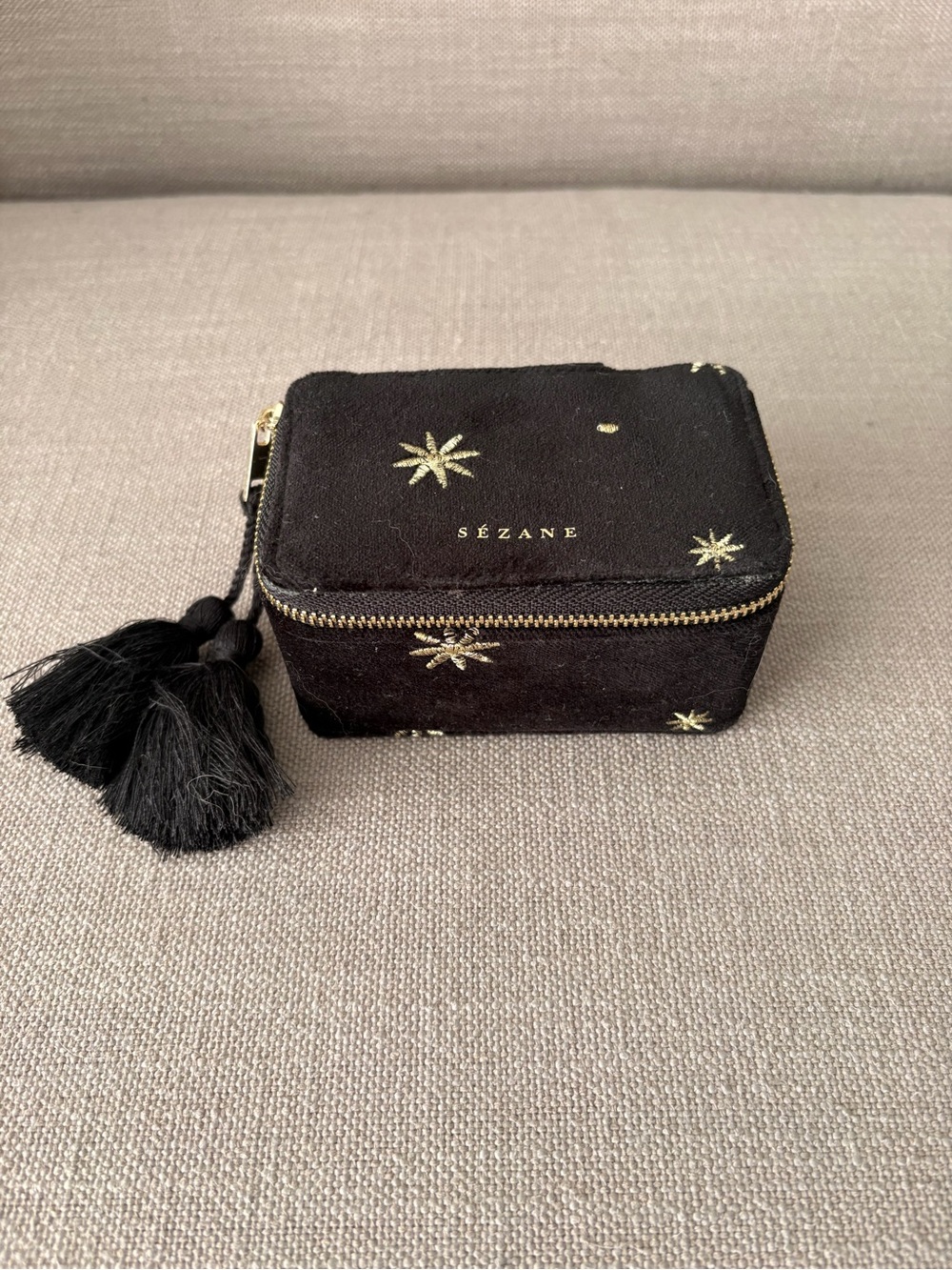 NWOT Sézane Black Velvet Gold Star Embroidered Travel Jewelry Box Case